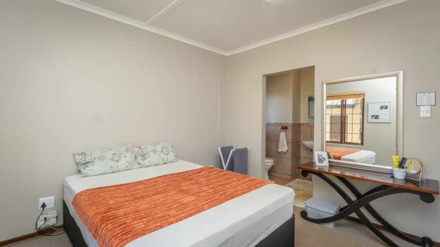 To Let 3 Bedroom Property for Rent in The Coves North West